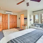 Bright Santa Fe Condo About Half-Mi To Meow Wolf!
