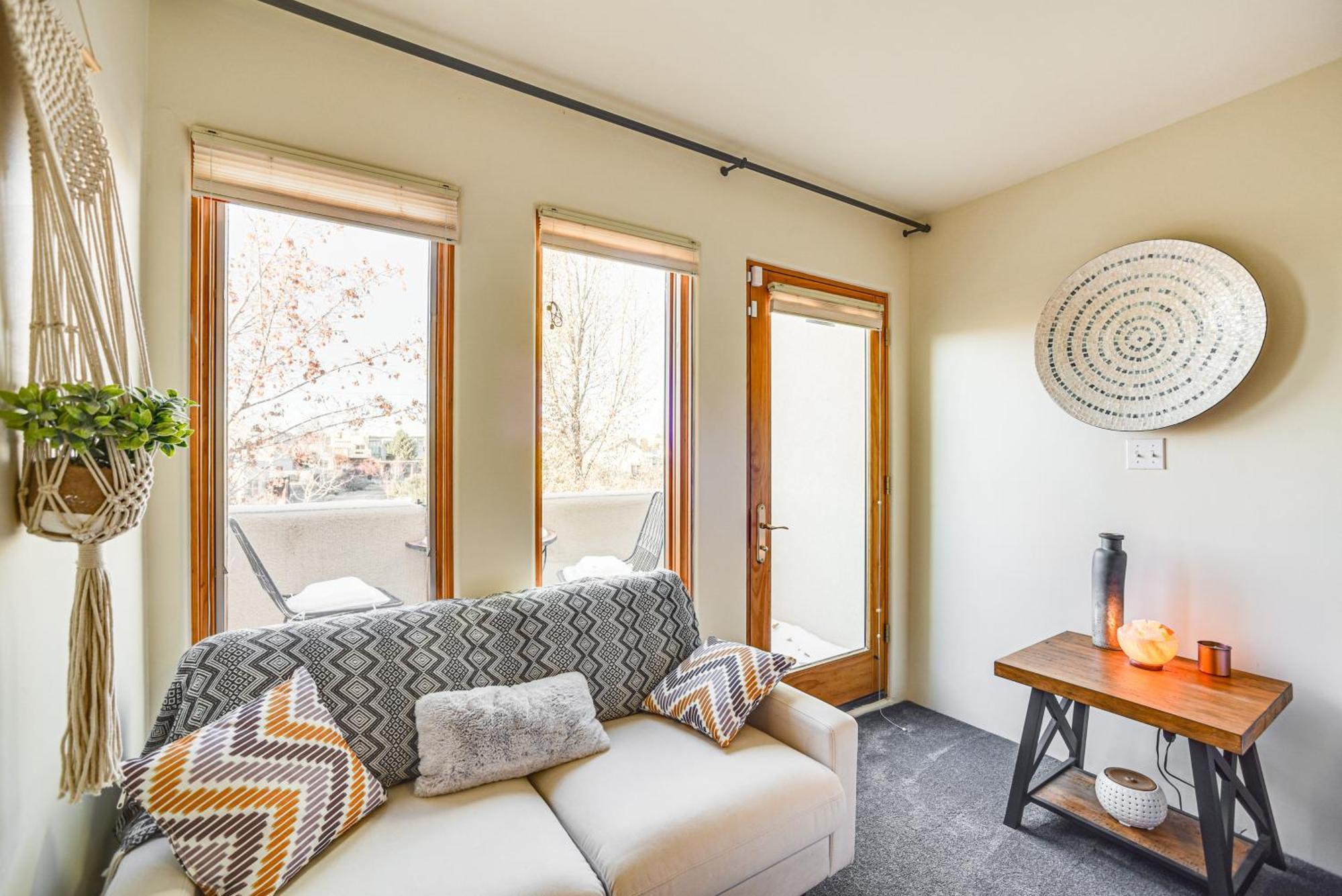 Appartement Bright About Half-mi To Meow Wolf!